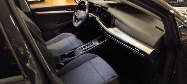 VOLKSWAGEN Golf VAR. 1.0 eTSI EVO DSG Life MILD HYBRID