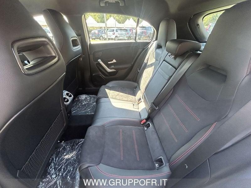 Mercedes-Benz Classe A A 180 d Automatic AMG Pack night edition
