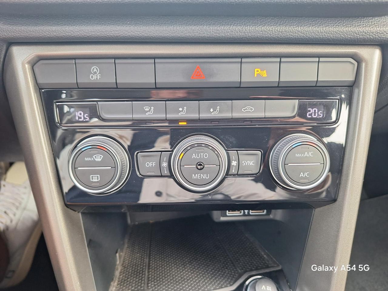 Volkswagen T-Roc 1.6 TDI SCR Business IVA ESPOSTA X NEOPATENTATI
