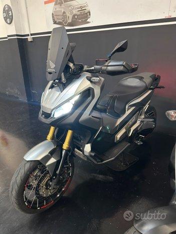 Honda X-ADV 750 con SCARICO