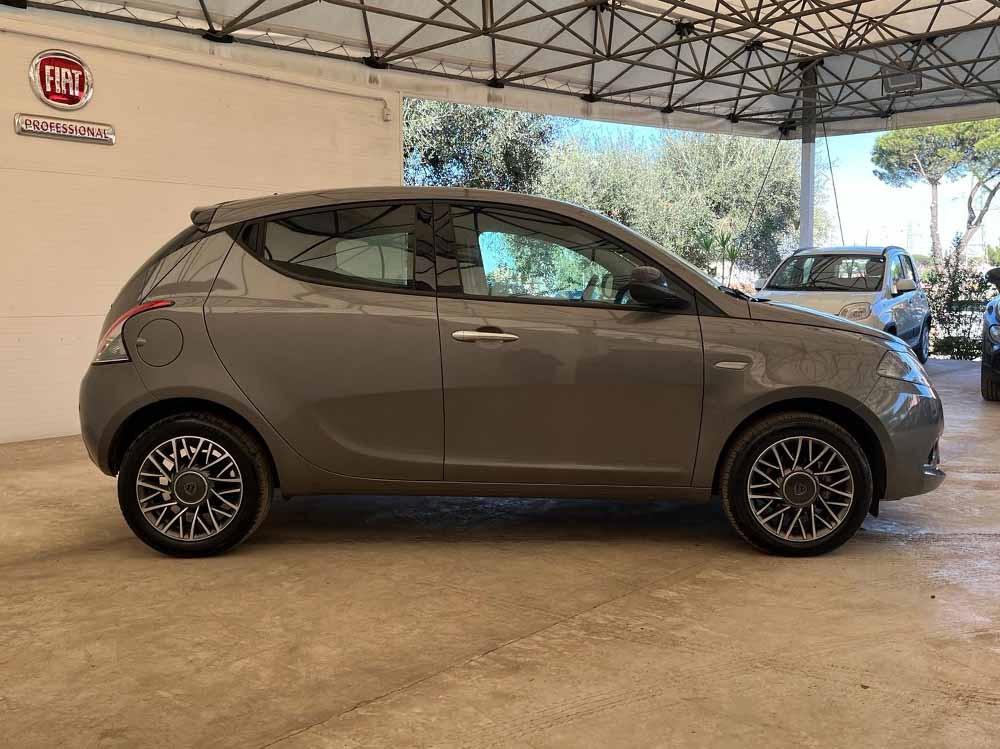 LANCIA Ypsilon III 2021 - Ypsilon 1.0 firefly hybrid Gold Plus s&s 70cv 5p.ti