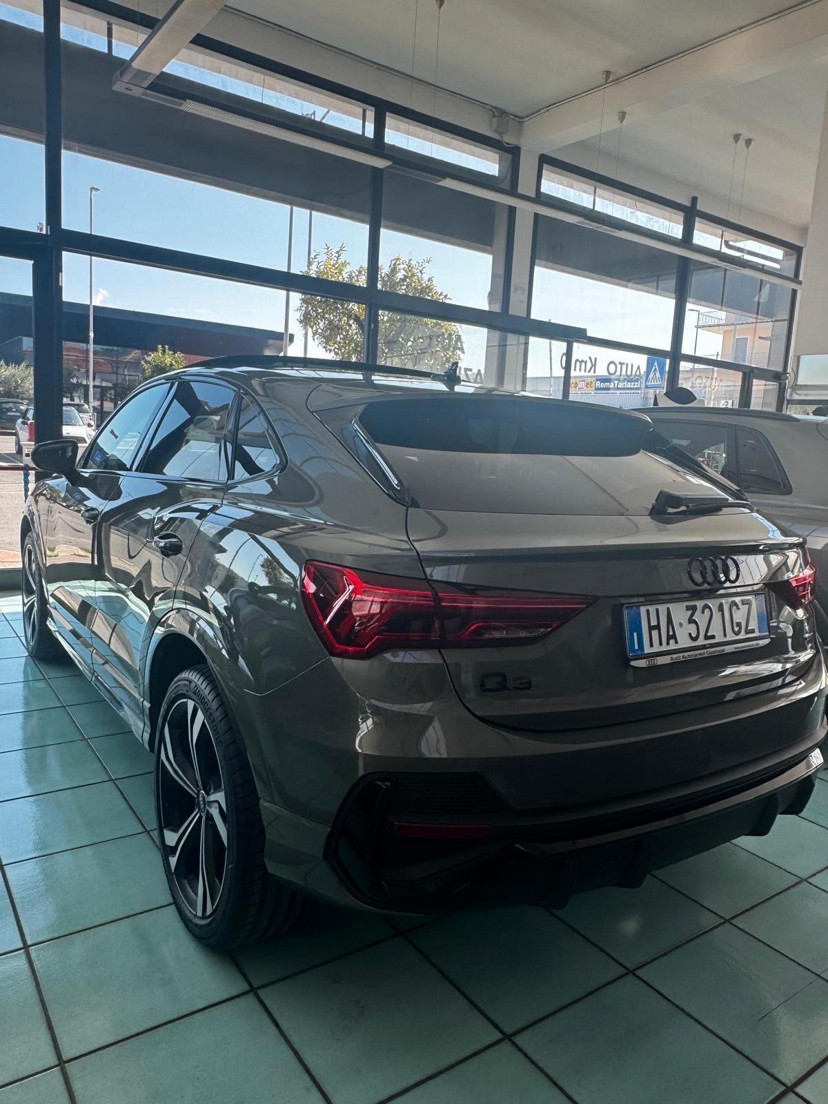 Audi Q3 SPB 40 TDI quattro S tronic Identity Black