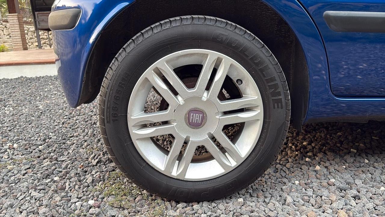 Fiat Panda 1.2 TETTO PANORMAICO GANCIO DI TRAINO