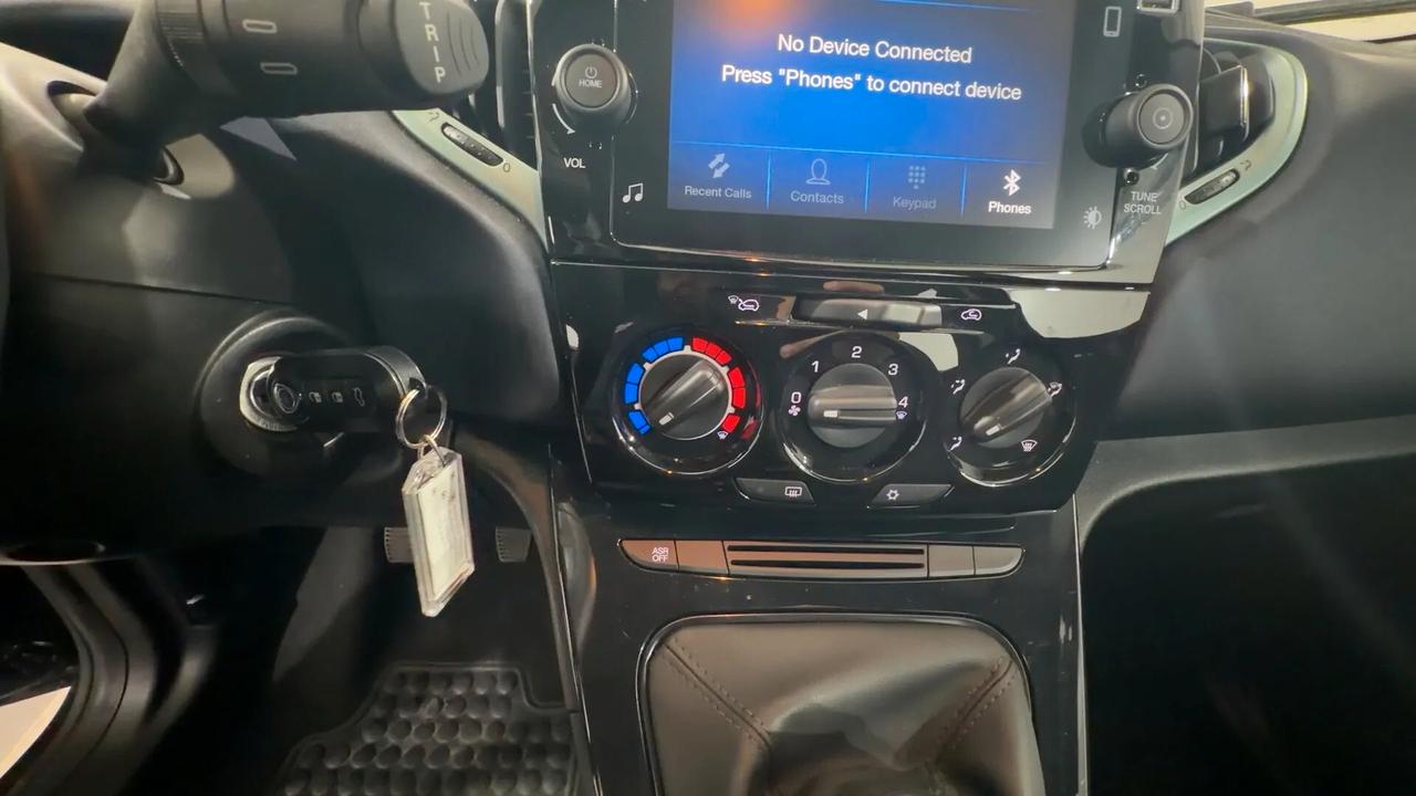 Lancia Ypsilon 1.0 FireFly 5 porte S&S Hybrid Platino