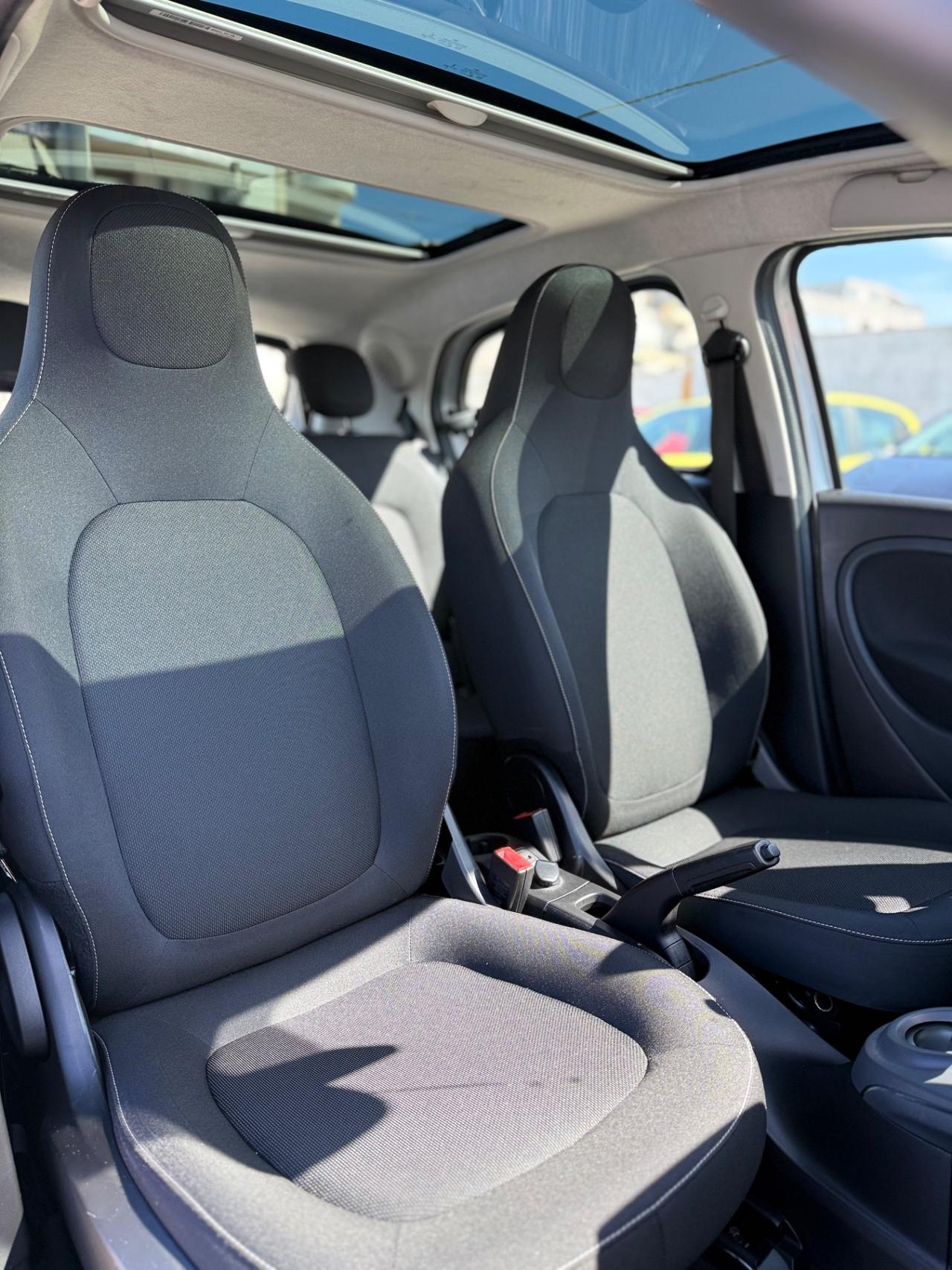 Smart ForFour 70 1.0 twinamic Safetown Silver