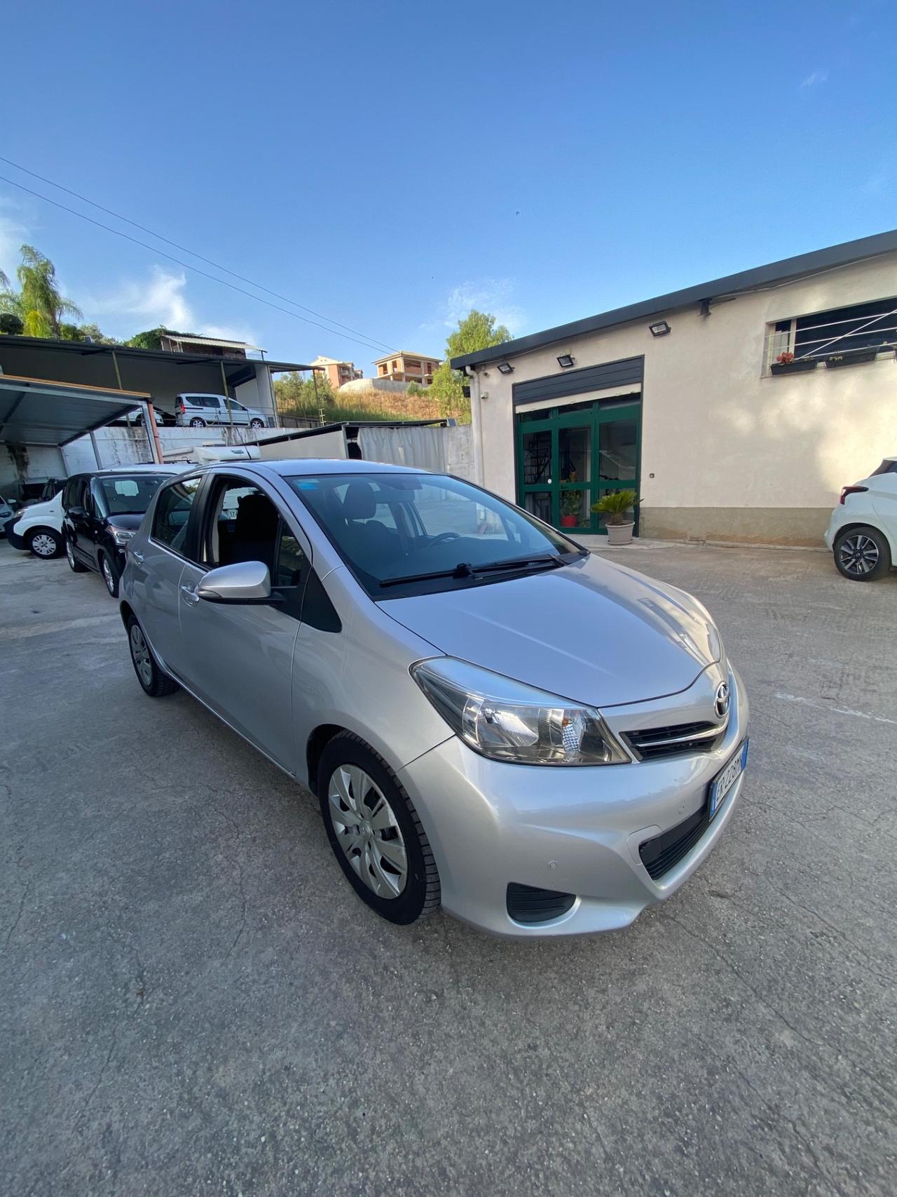 Toyota Yaris 1.4 D-4D 5 porte Lounge