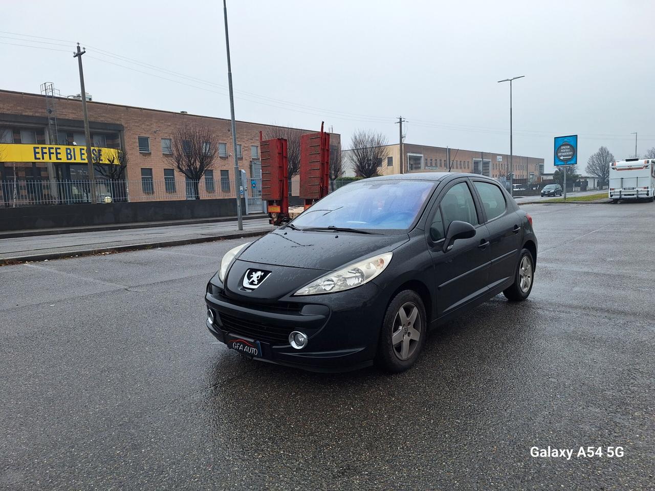 Peugeot 207 1.4 8V 75CV 5p. ONE Line