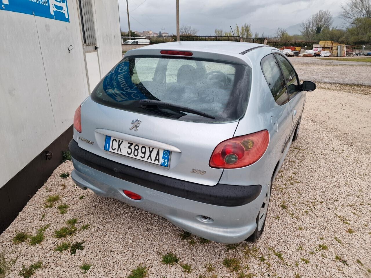 Peugeot 206 1.1 3p. XT