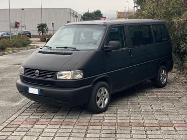 Volkswagen T4 Multivan 2.5 TDI (102 CV)