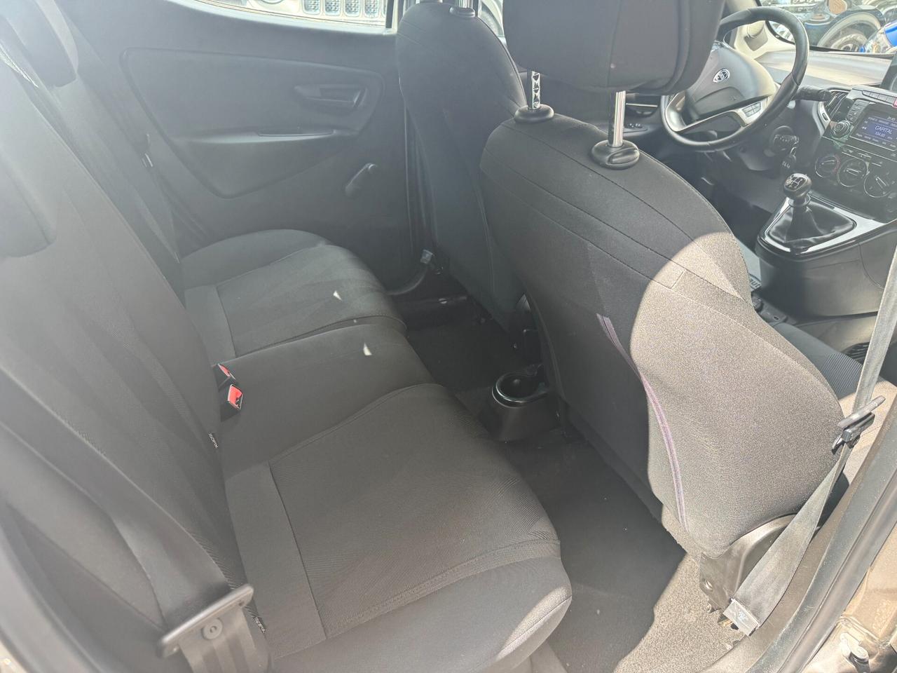 Lancia Ypsilon 1.2 69 CV 5 porte S&S Gold