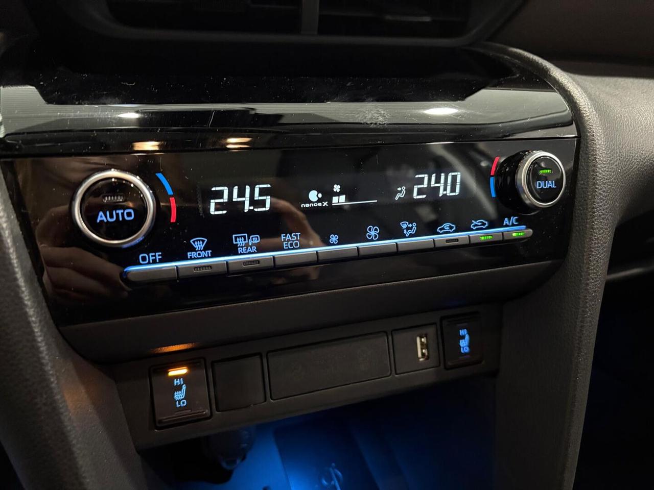 Toyota Yaris Cross 1.5h Lounge fwd 116cv e-cvt