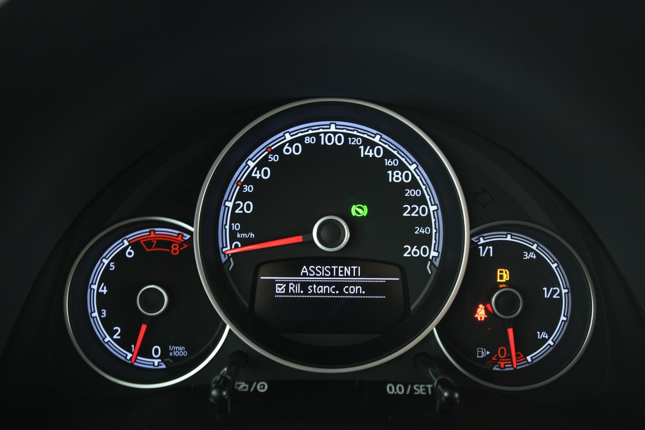 VOLKSWAGEN Maggiolino Cabrio 1.2 tsi Design 105cv DSG+APP CONNECT+C17"