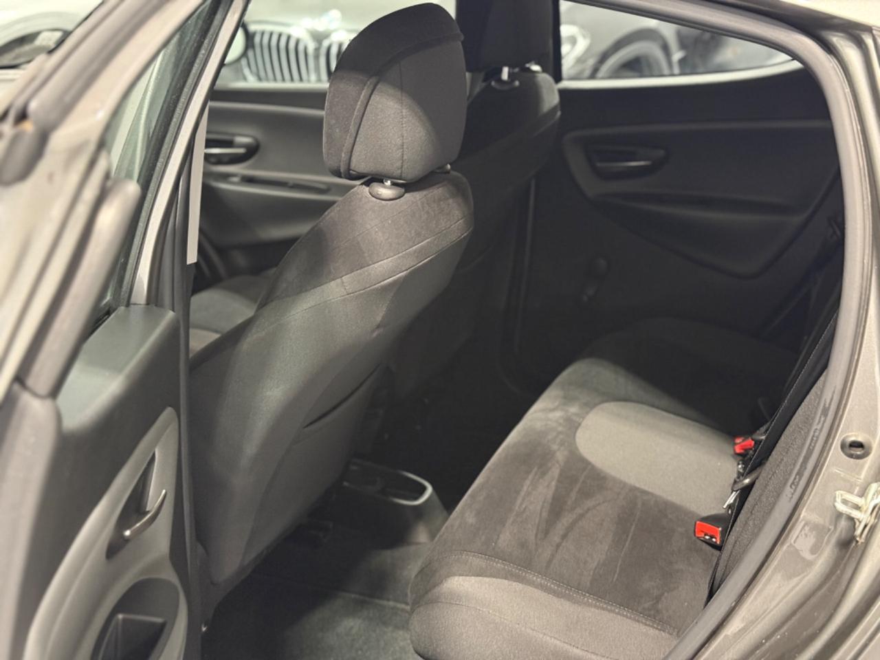 Lancia Ypsilon 1.2 69 CV 5 porte Platinum