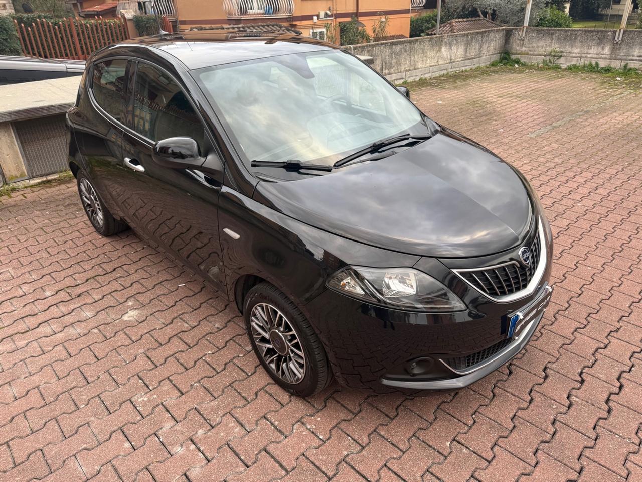 Lancia Ypsilon 1.0 Firefly Hybrid Gold PERFETTA!!!