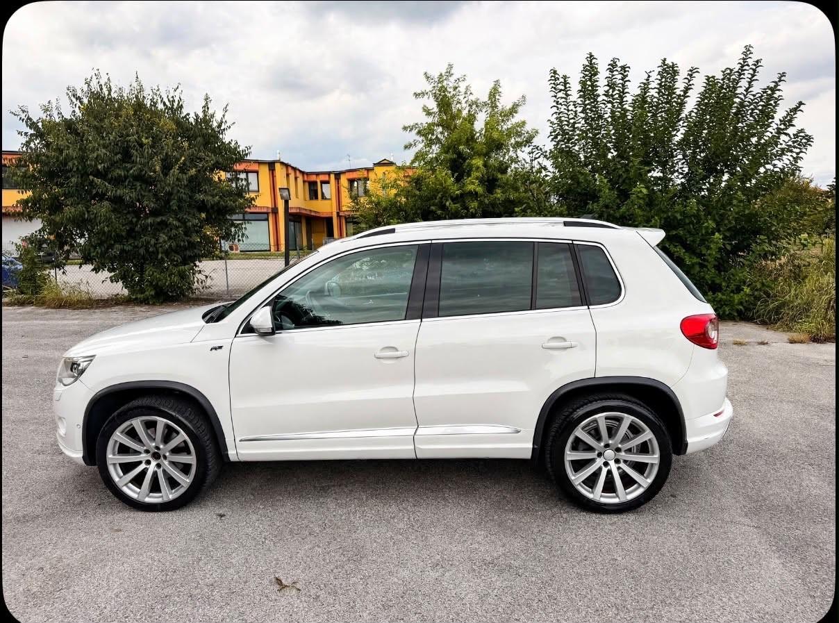 Volkswagen Tiguan 2.0 TDI DPF 4MOTION DSG R-Line