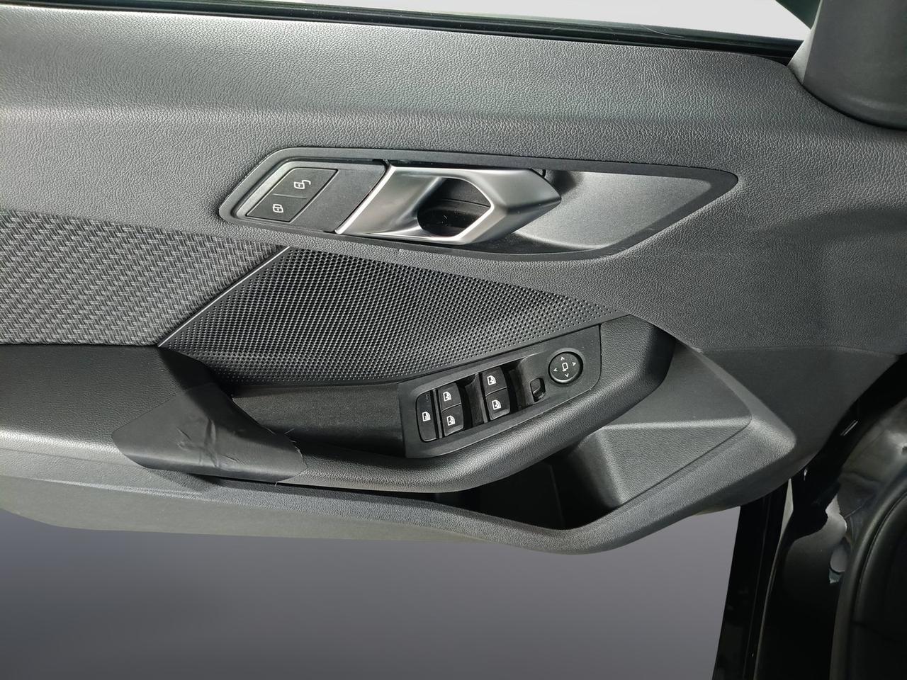 BMW Serie 1 F40 - 118d Advantage auto
