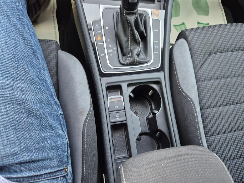 Volkswagen Golf R-LINE 7.5 2.0 TDI DSG 5p