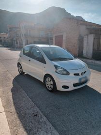 Toyota Aygo 1.0 12V VVT-i 5 porte Now Connect