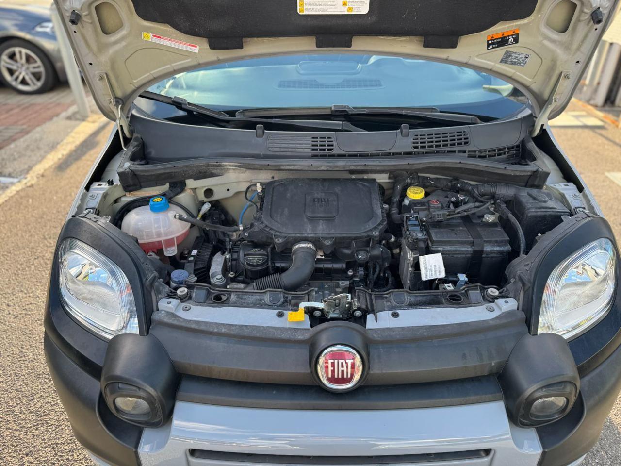 FIAT Panda Cross 1.0 FireFly S&S Hybrid UniPro UConnect 7 Pollici