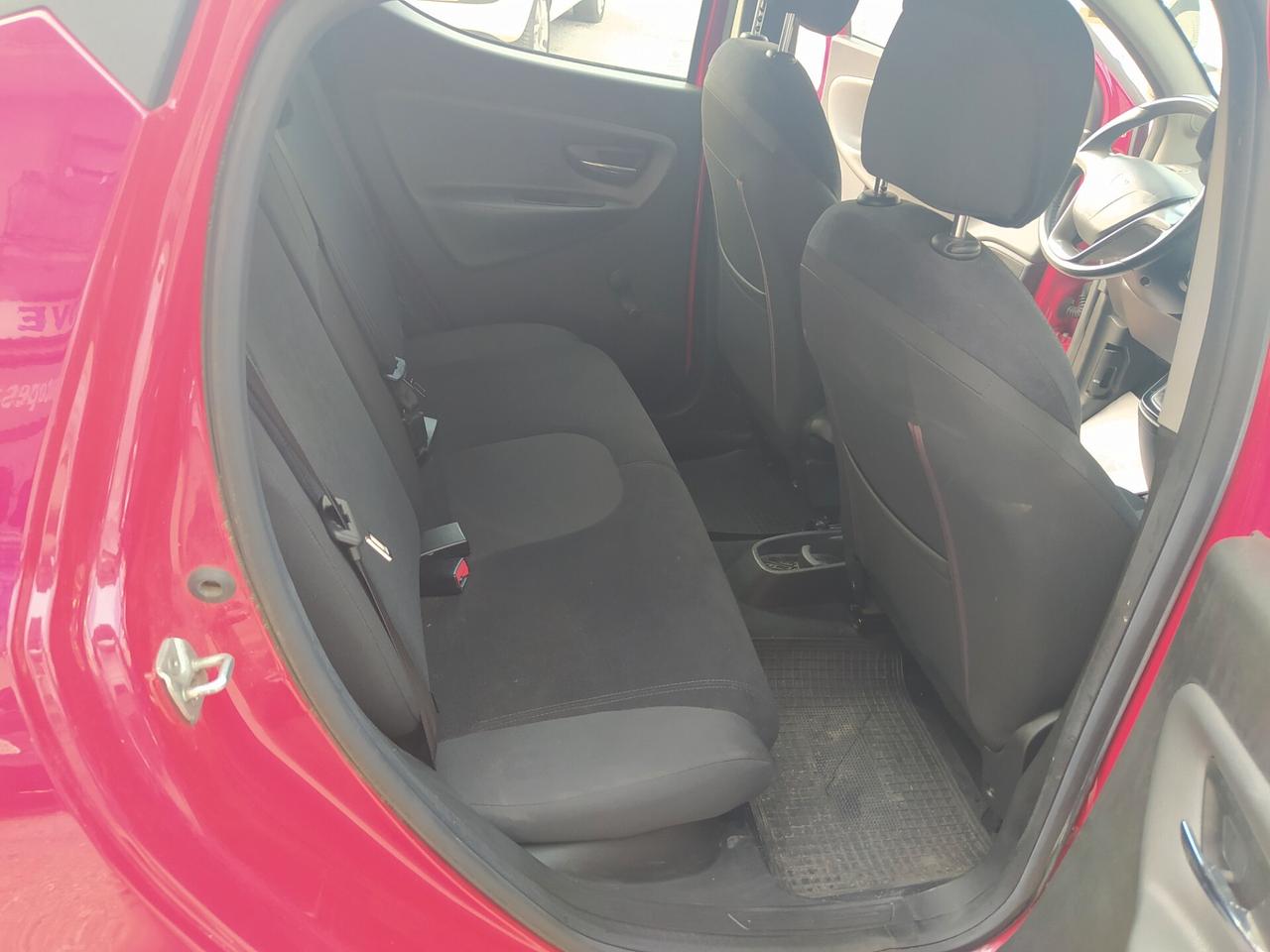 Lancia Ypsilon 1.2 69 CV 5 porte Silver Neopatentati SOLO 89000 KM