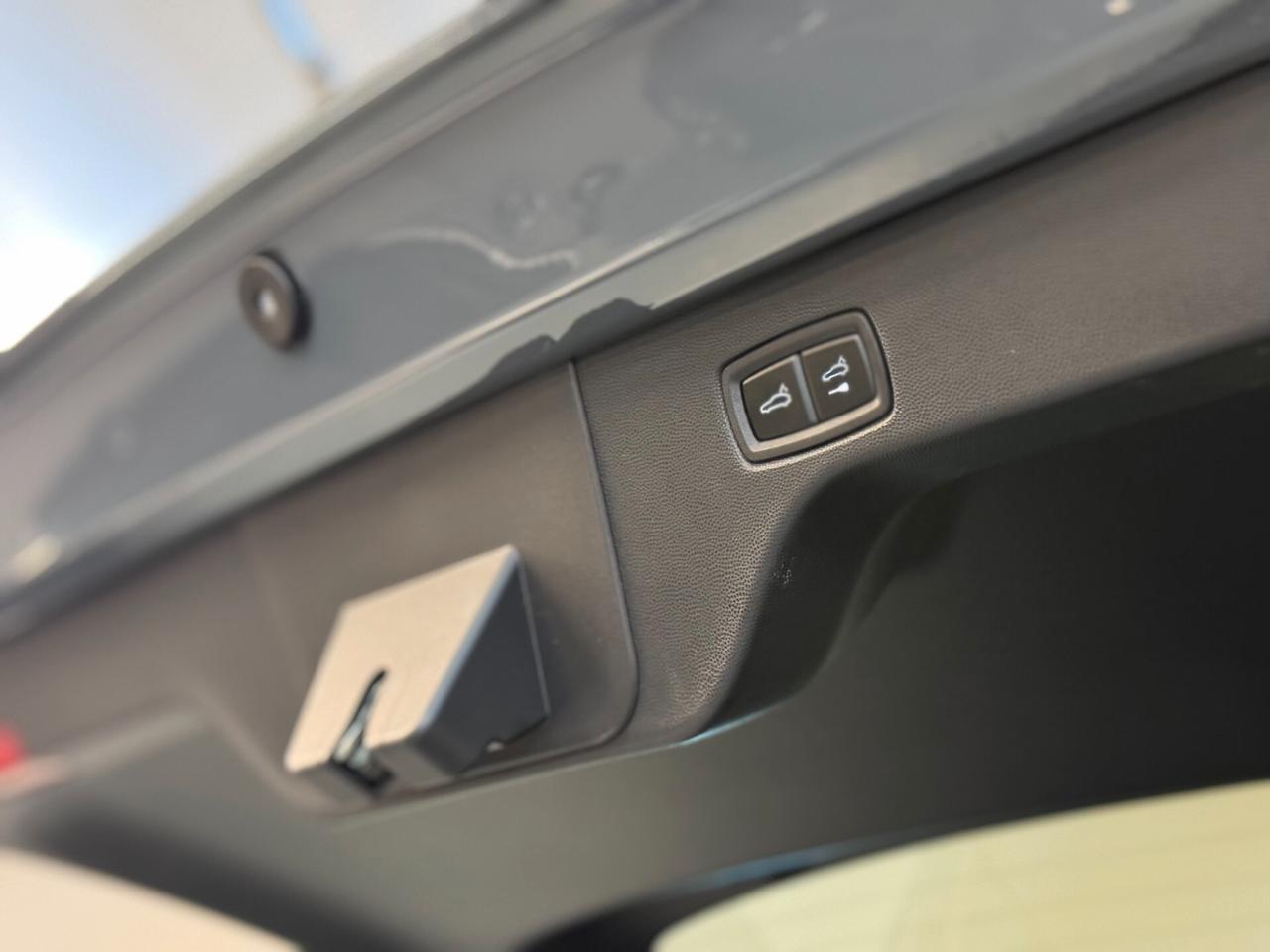 Porsche Macan EV TURBO - FULL ELETTRICO VENTILATI SOSP. PNEUMATICHE ASSE STERZANTE