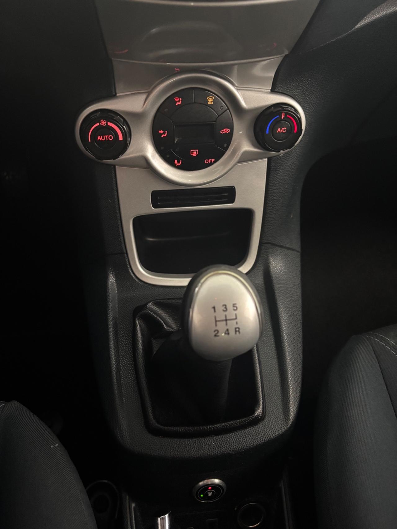 Ford Fiesta 1.4 5 porte Bz.- GPL Titanium