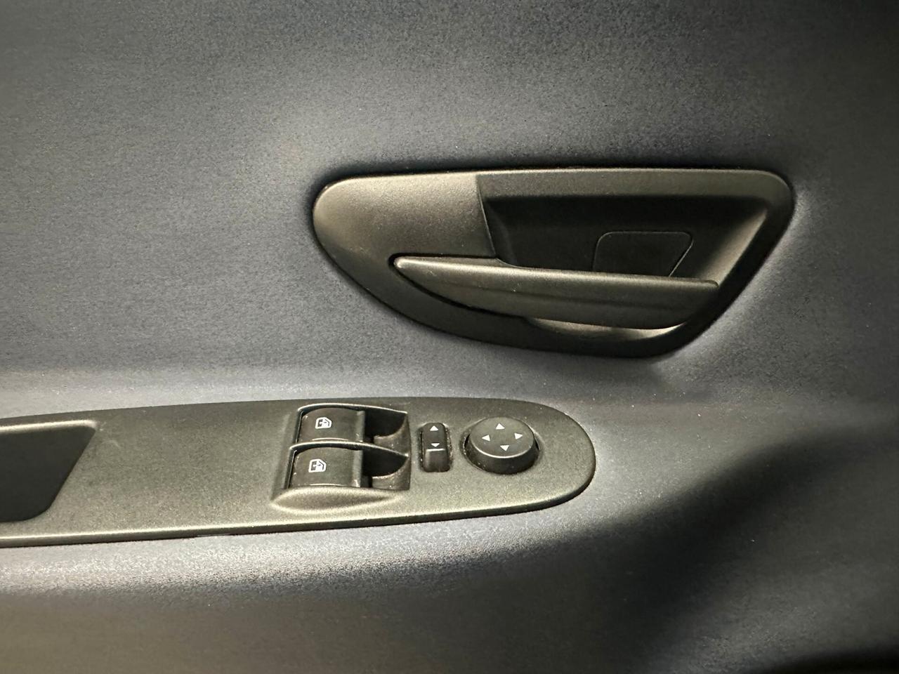 Lancia Ypsilon 1.0 FireFly 5 porte S&S Hybrid UnYca