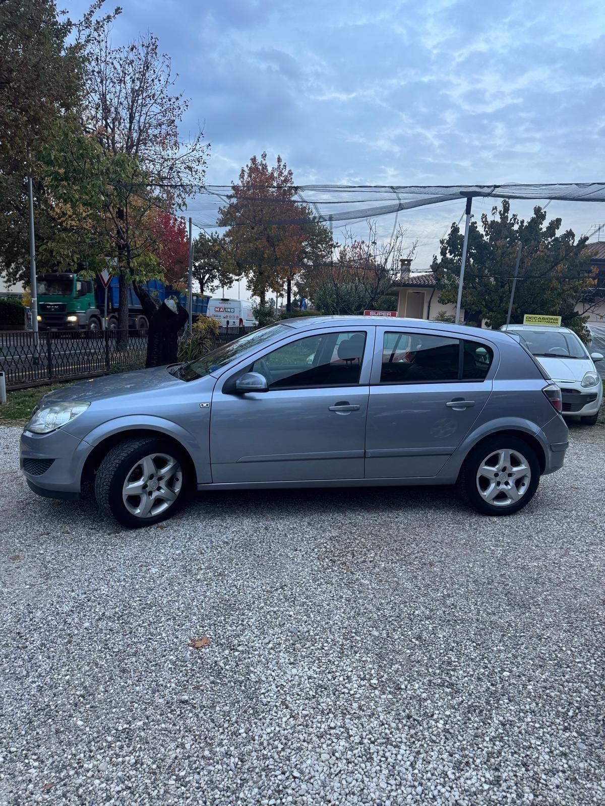 Opel Astra 1.6 16V VVT 5 porte Enjoy