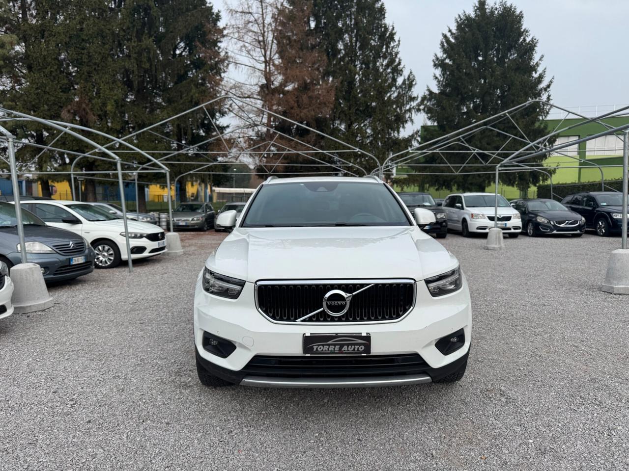 Volvo XC40 T2 Geartronic Momentum Pro