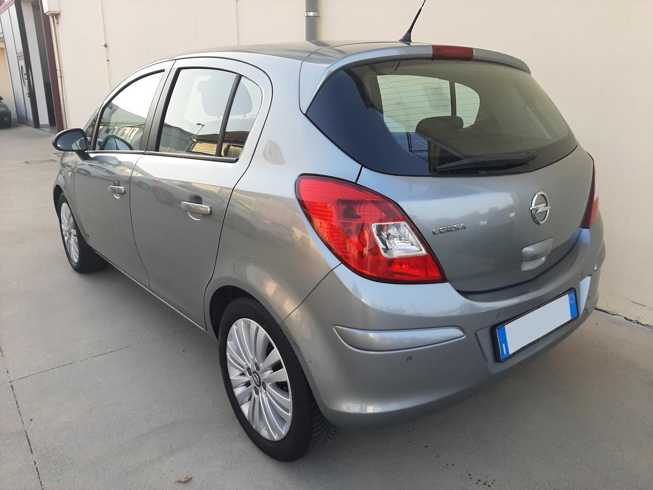 Opel Corsa 1.2 85CV 5 porte GPL-TECH Edition