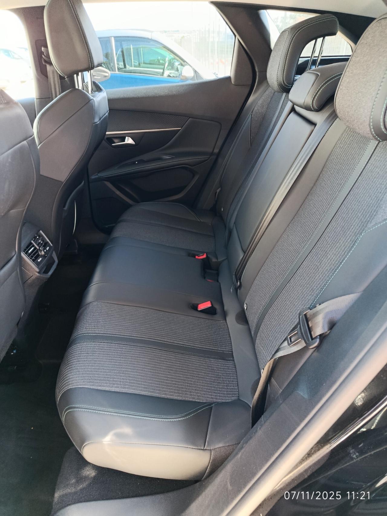 Peugeot 3008 BlueHDi 130 S&S EAT8 Allure Pack sconto finanziamento intero importo 1500 euro