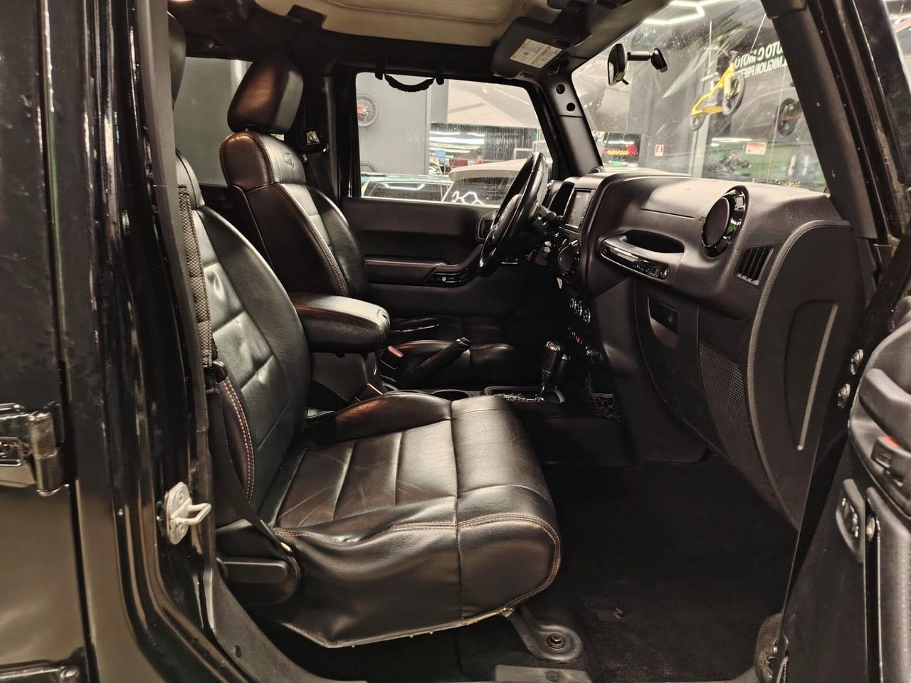 Jeep Wrangler AUTOCARRO Unlimited 2.8 CRD DPF Sahara Auto