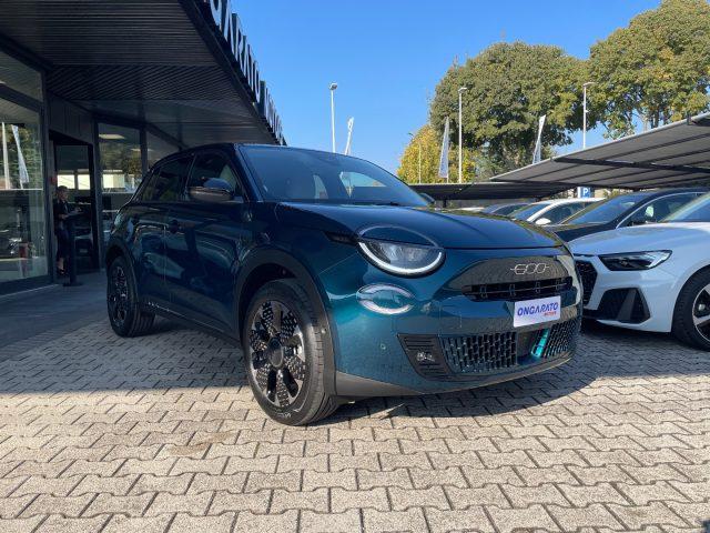 FIAT 600 Hybrid DCT MHEV La Prima #Vari.Colori