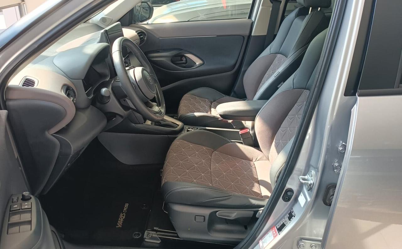 Yaris Cross 1.5 Hybrid 130 CV 5p. E-CVT AWD-i Lounge
