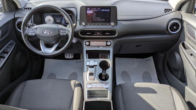 HYUNDAI Kona EV EXCLUSIVE 39KWH SPORT 136cv CAMBIO AL VOLANTE