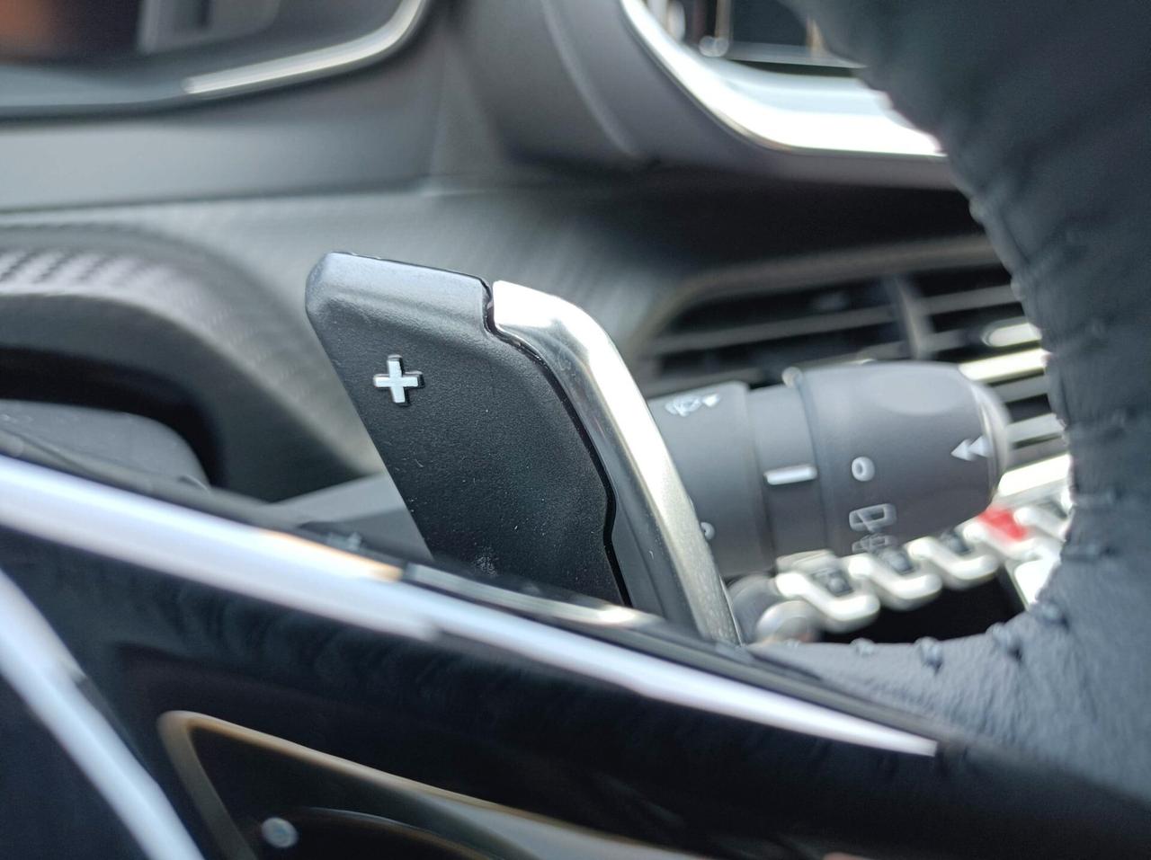 Peugeot 2008 PureTech 130 S&S EAT8 Allure