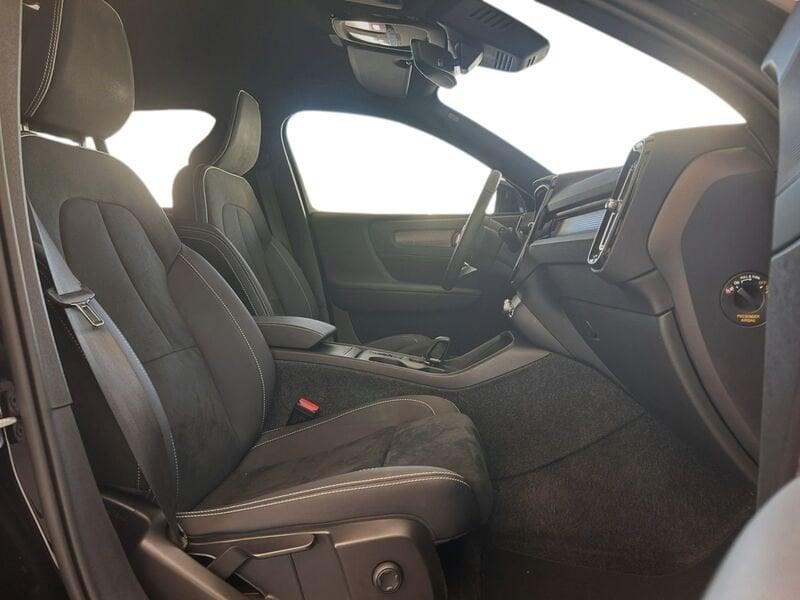 Volvo XC40 B3 163+14 CV Automatico LED Core N1 Autocarro