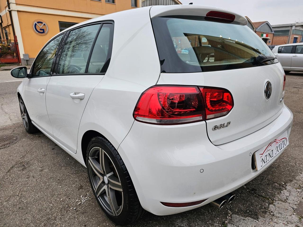 Volkswagen Golf 2.0 TDI 140cv DSG Highline*Pdc*Bi-Xeno*17*