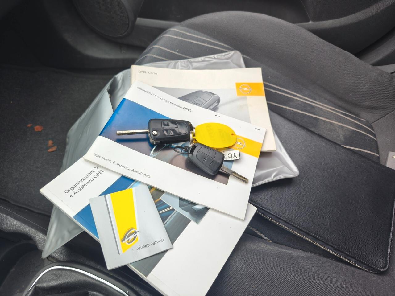 Opel Corsa 1.2 neopatentati garanzia