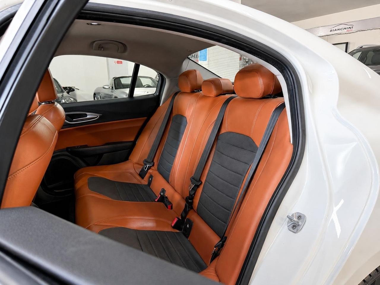 Alfa Romeo Giulia 2.2 t Business Sport Launch Edition 180cv automatica