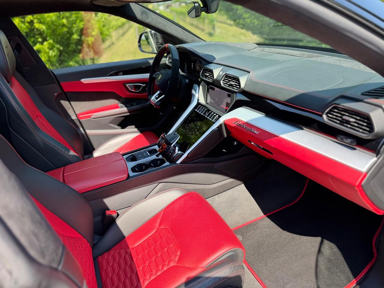 Lamborghini Urus 4.0 V8 650cv Total Black Permute