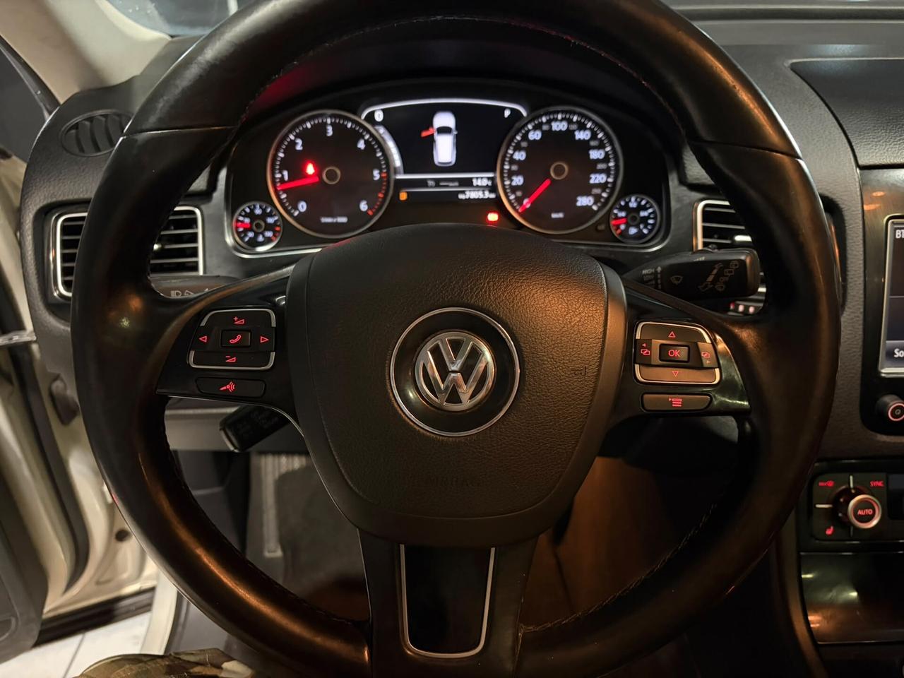 VOLKSWAGEN TOUAREG DEL 2015 3.0 V6 4X4 AUTOMATICA SUPERFULL