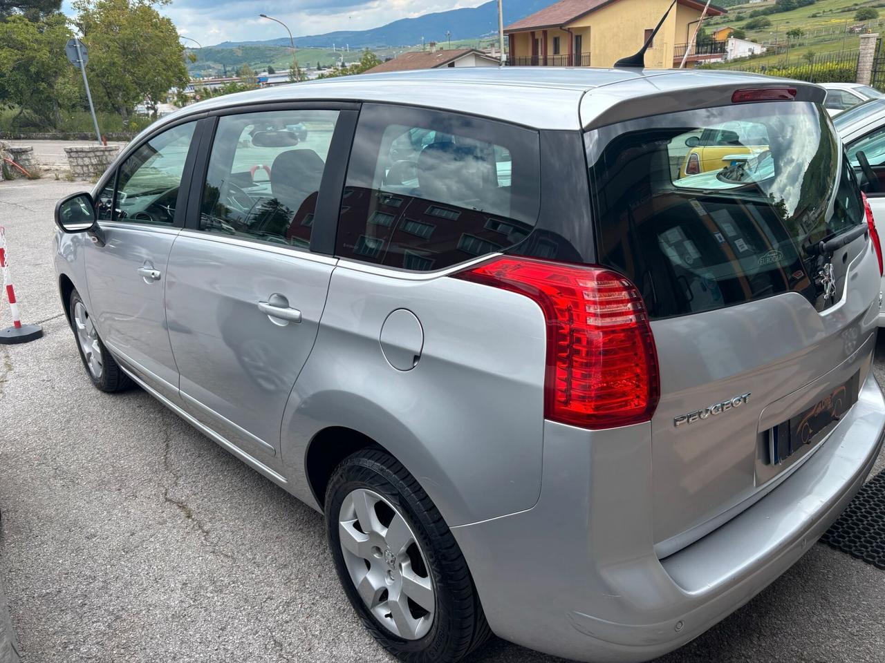 Peugeot 5008 1.6 HDi 112CV Premium 7 POSTI