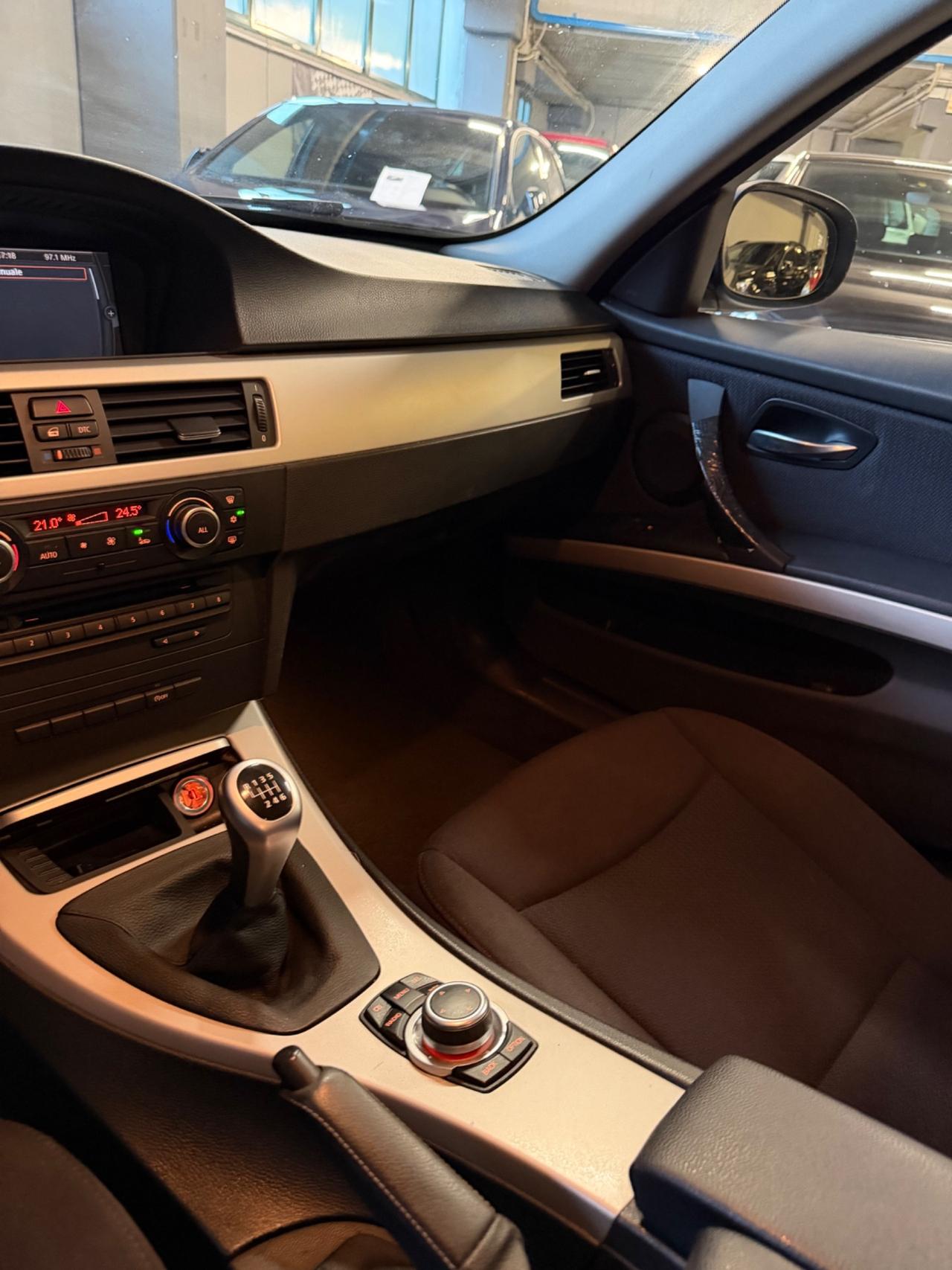 Bmw 318d TOURING ATTIVA KMCERT NAVIPRO