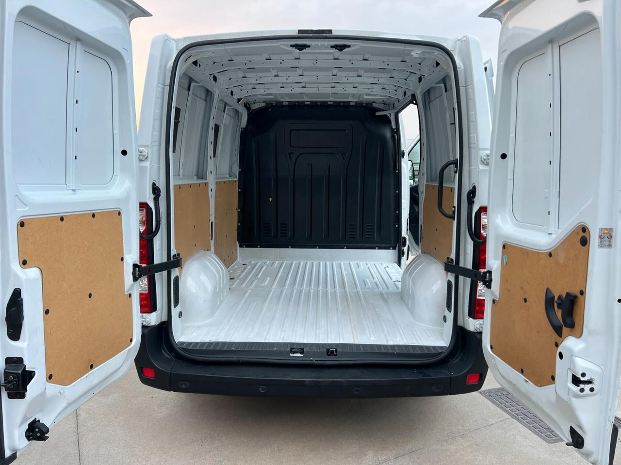 RENAULT MASTER 2.3 / UNICO PROPRIETARIO / 98.000 KM