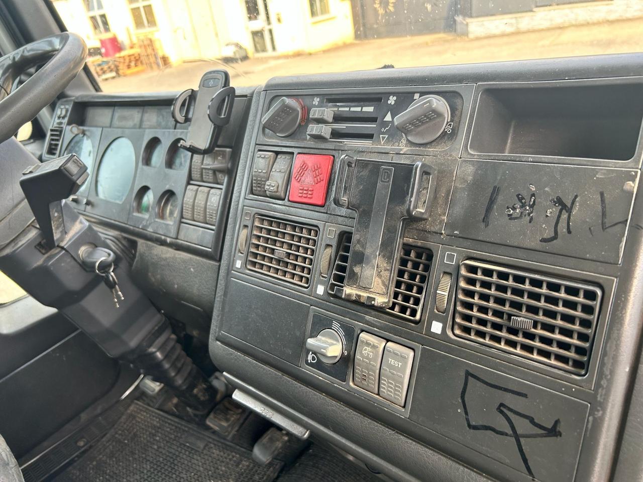 IVECO EUROCARGO 8018 CISTERNA LATTE 50Q