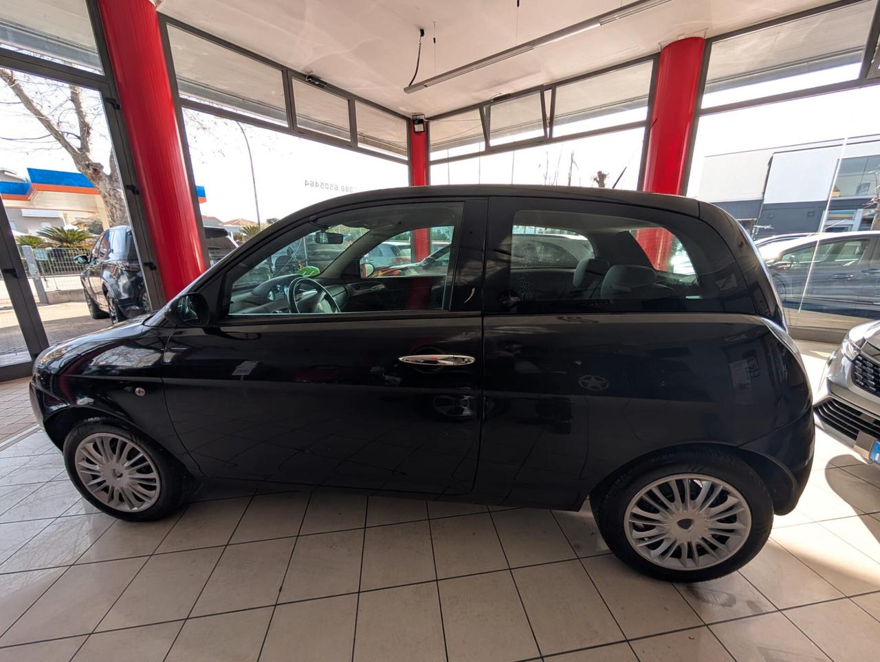 Lancia Ypsilon 1.3 MJT 75 CV