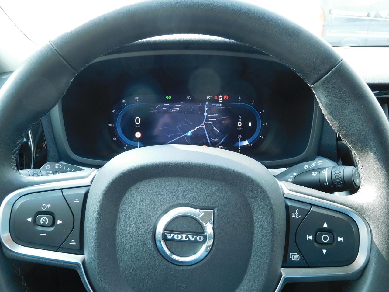 Volvo V60 B4 (d) automatico Core Hybrid 197cv GANCIO TRAINO