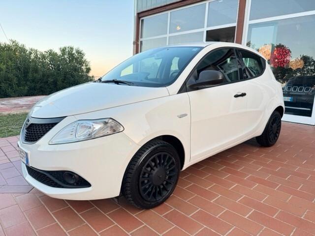 Lancia Ypsilon HYBRID soli 39000 km da 90 euro al mese