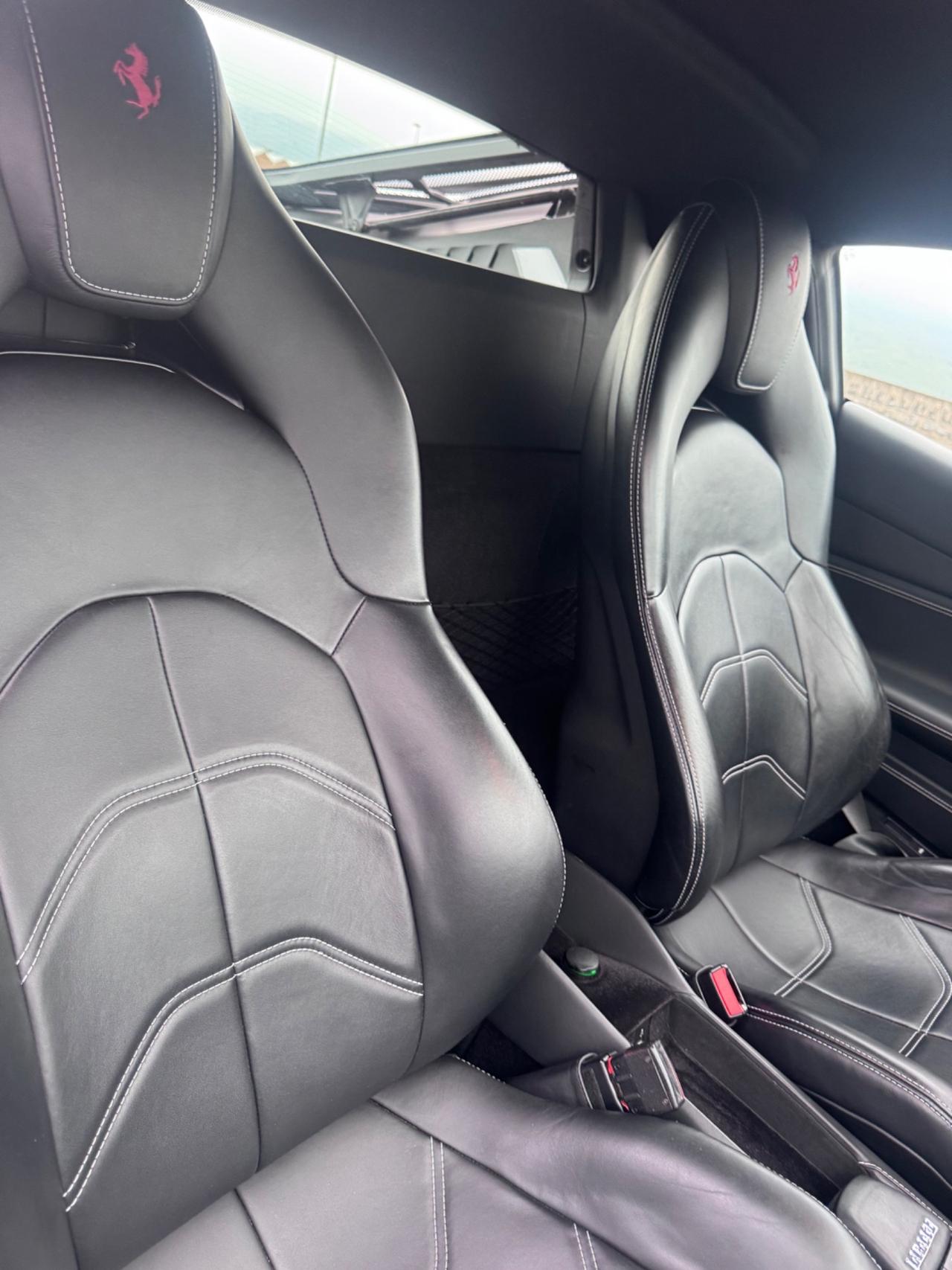 Ferrari 488 GTB PERMUTE iva book full lift carbonio